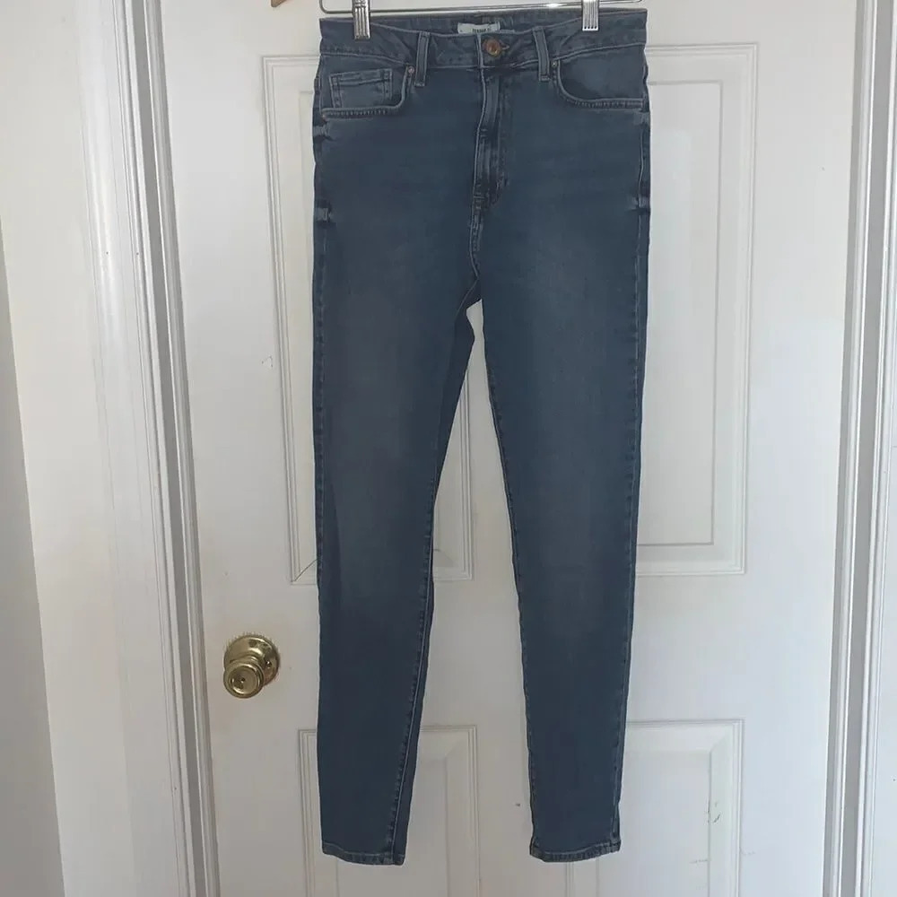 Forever21 Distressed Jeans 
